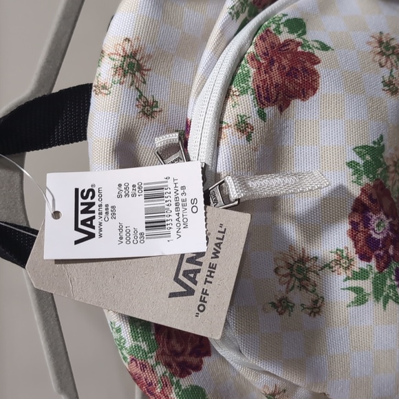 Backpack - Picture 3 of 4